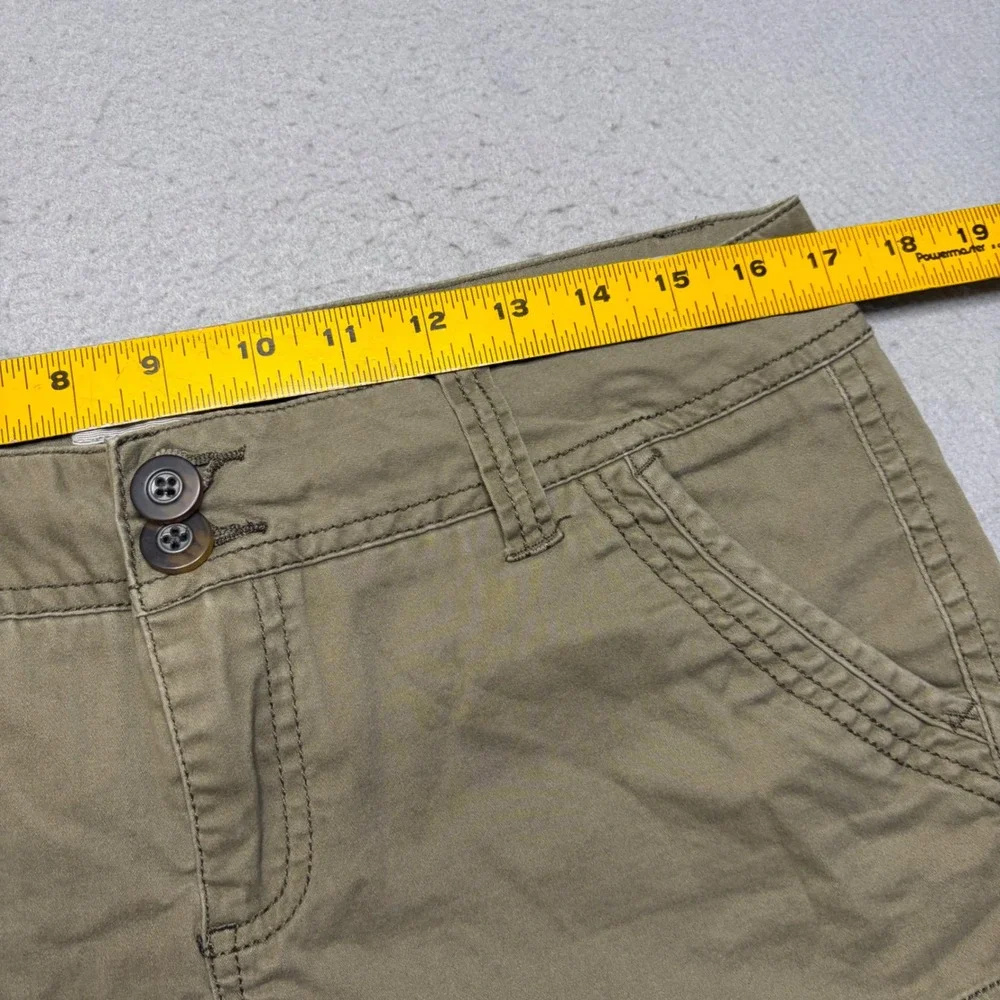 BKE Shorts Women 30 Olive Green Chino Stretch Y2K Cuffed Casual Summer